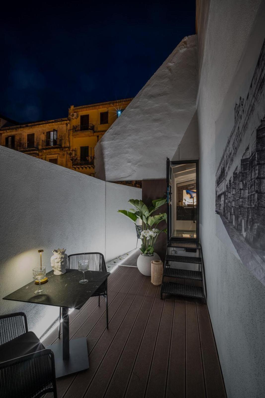 Santateresa19 Suite & Spa Palermo Esterno foto